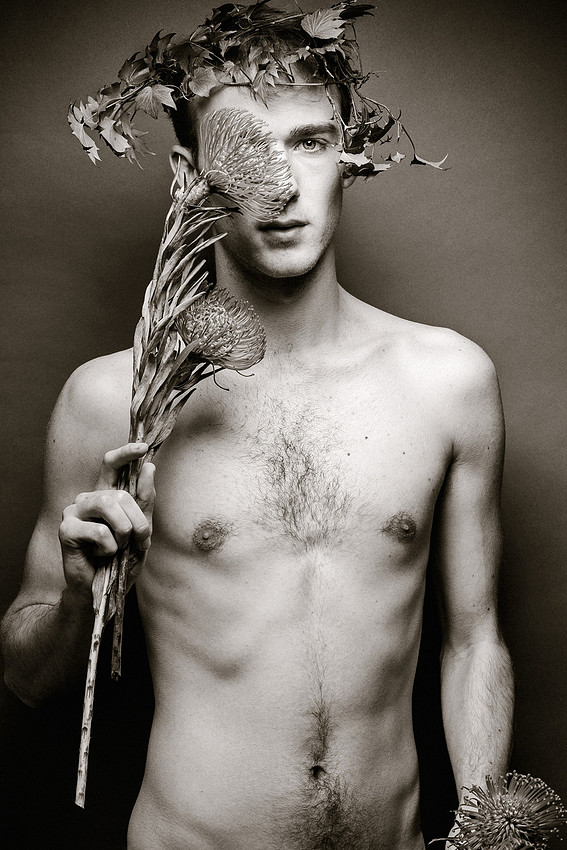 Naked with Flowers – Fine Art Photography | koitz Photography