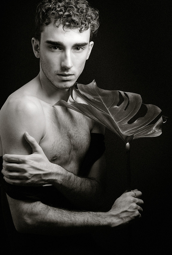 Portrait of Carlos featured in a contemporary queer photography series by koitz.