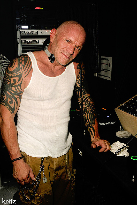 DJ Junior Vasquez at the pavilion in the Fire island Pines in 2008 | koitz photo